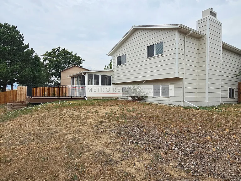 890 Lilac St — Photo 24