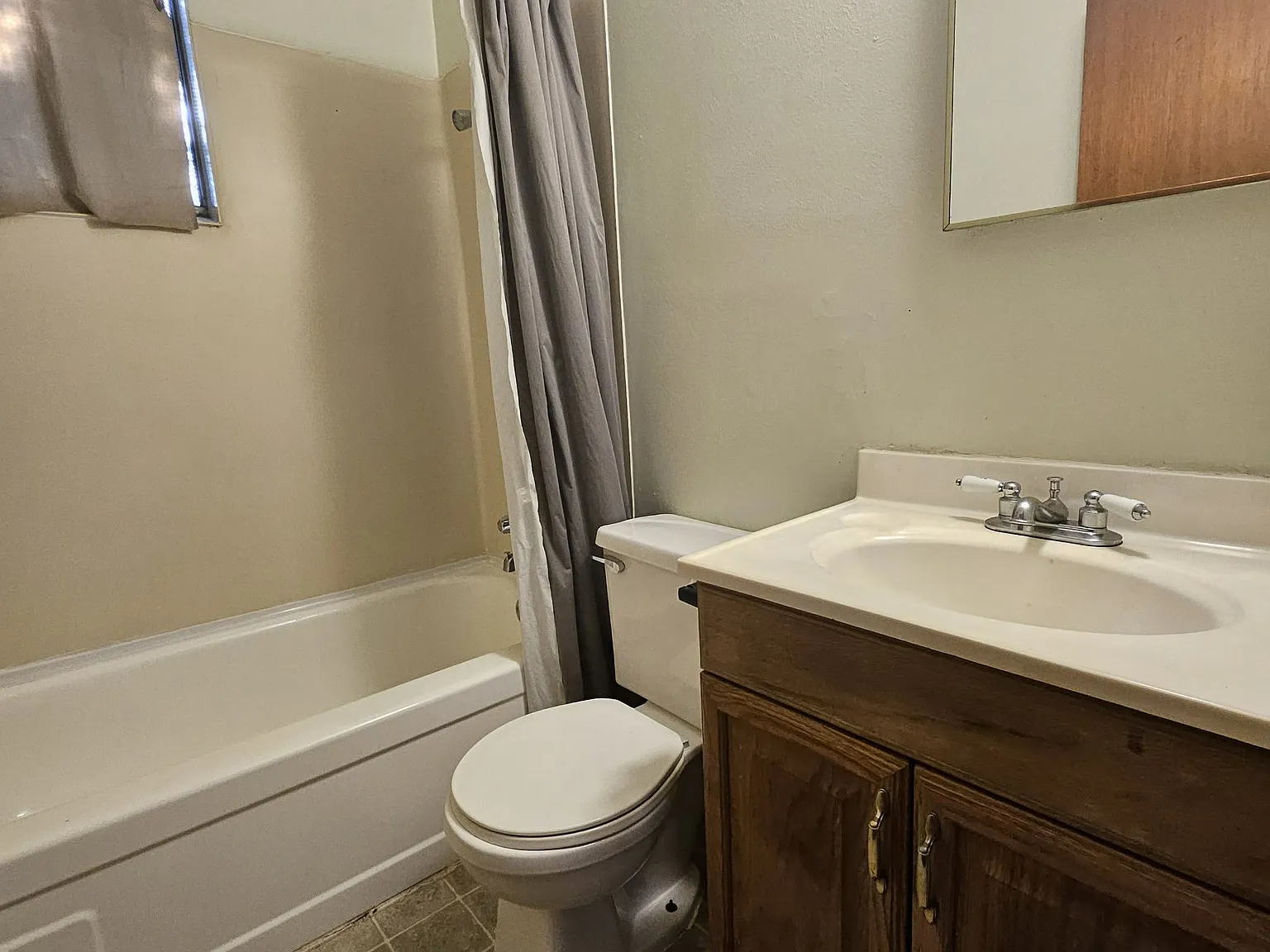 2 bed, 590 sqft, $2,000 — Photo 4