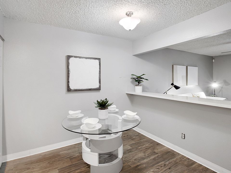 Sunrise on Bethany - Model Unit Kitchen