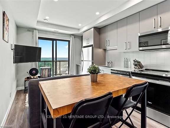 5th image of 15 Queen St S #2006