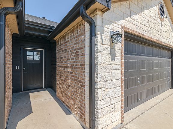 3rd image of 1030 Hamilton Ln