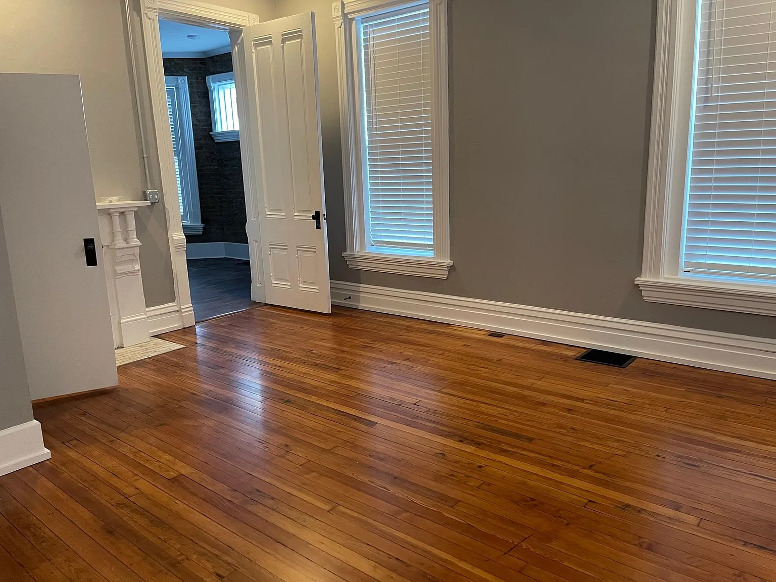 305 Main St — Photo 4