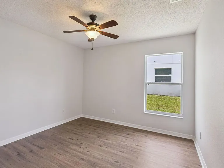 622 Delancey Dr — Photo 17