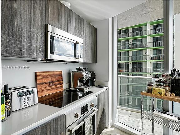 5th image of 488 NE 18th St #2800W