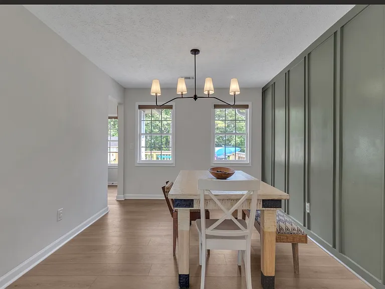 61 Brenda Ct — Photo 8