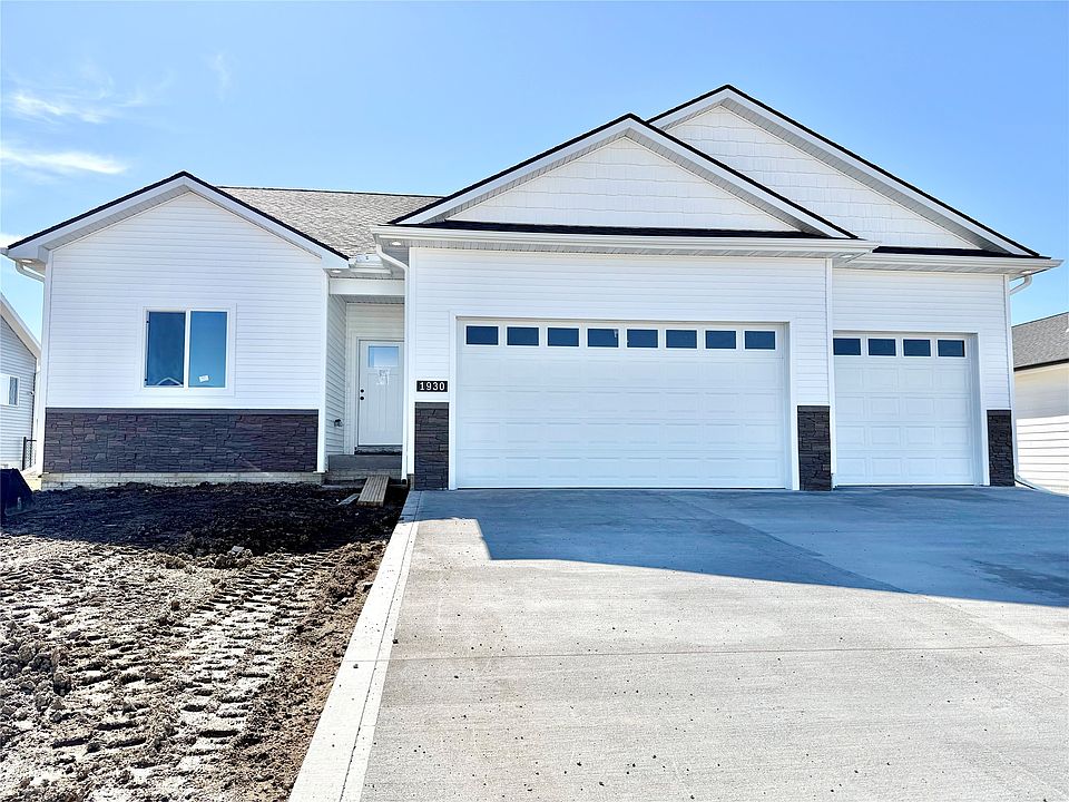 1st image of 1930 Tuscany Dr SE