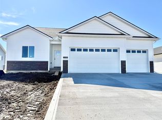 1930 Tuscany Dr SE, Altoona, IA 50009
