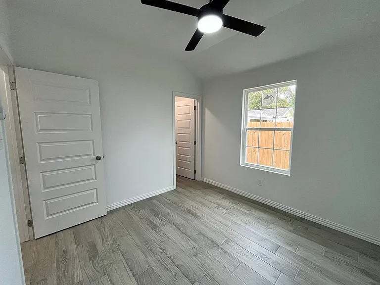 5706 Howell St #A — Photo 20