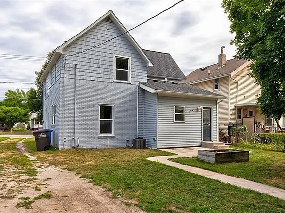 2nd image of 2311 E Grand Ave