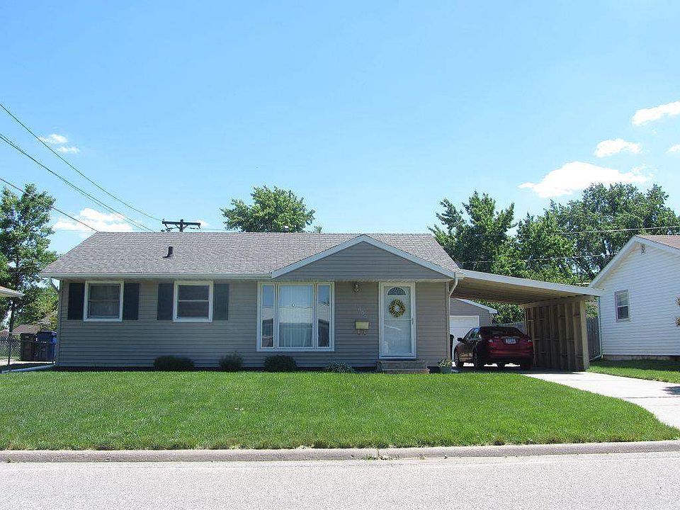 1st image of 1655 Oakwood Dr