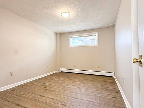 4th image of 25 Kinsley St #A