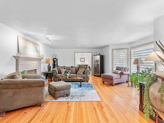 5th image of 2652 S Luster Avenue