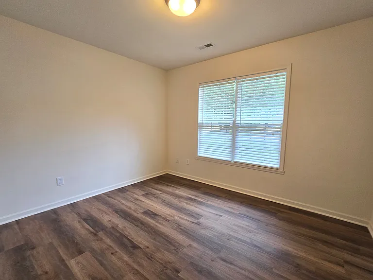 2447 Mid Salem Dr — Photo 9