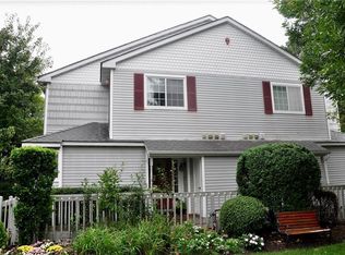 45 Magnolia Ln, Warwick, NY 10990