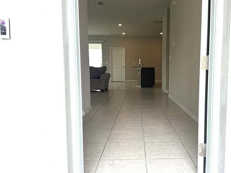 863 Hudson Valley Dr — Photo 3