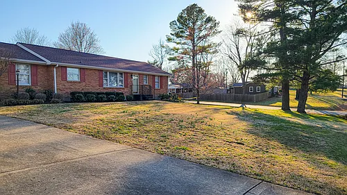 2401 Ridgeland Dr Photo 1