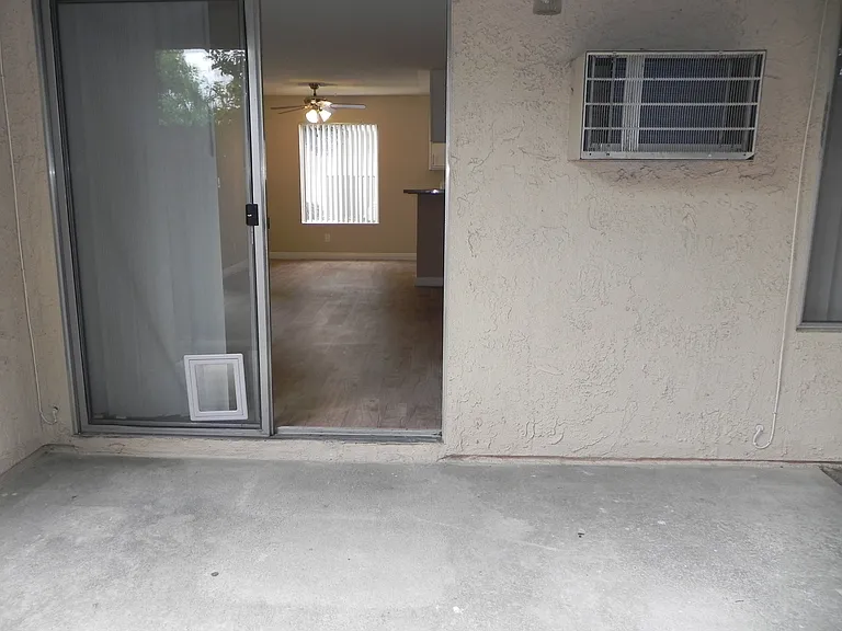 Chapman Villas Apartments — Photo 66