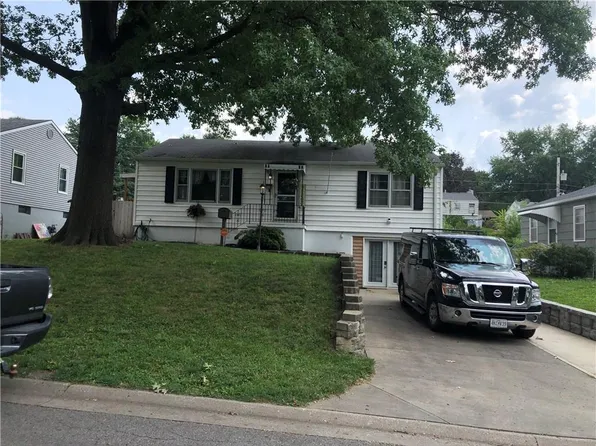 3526 Jackson St, Saint Joseph, MO 64507