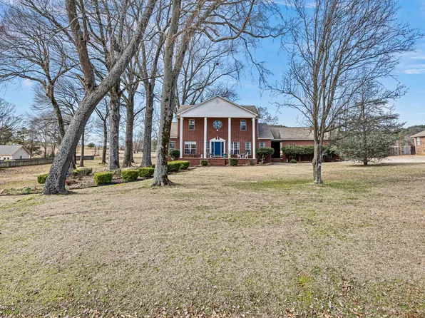 343 Walleye Dr, Russellville, AR 72802