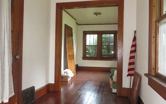 5th image of 789 S Diamond St