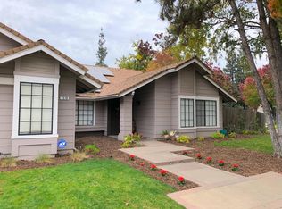 7570 N 6th St, Fresno, CA 93720