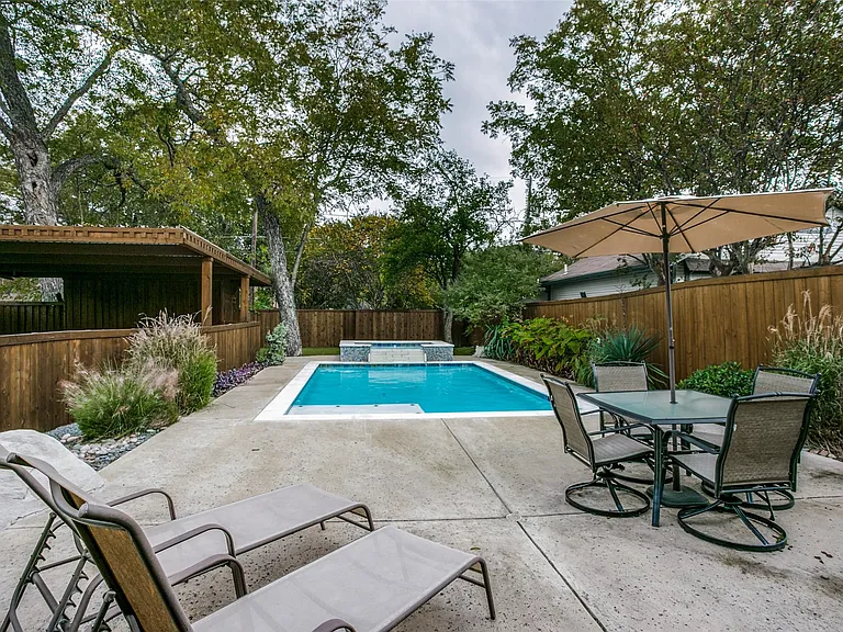 6210 Victor St — Photo 16