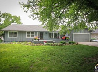 6971 SW Fountaindale Rd, Topeka, KS 66614