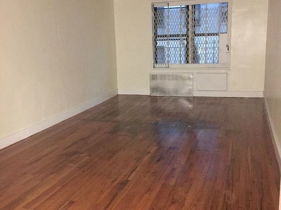 4th image of 250 Clarkson Ave