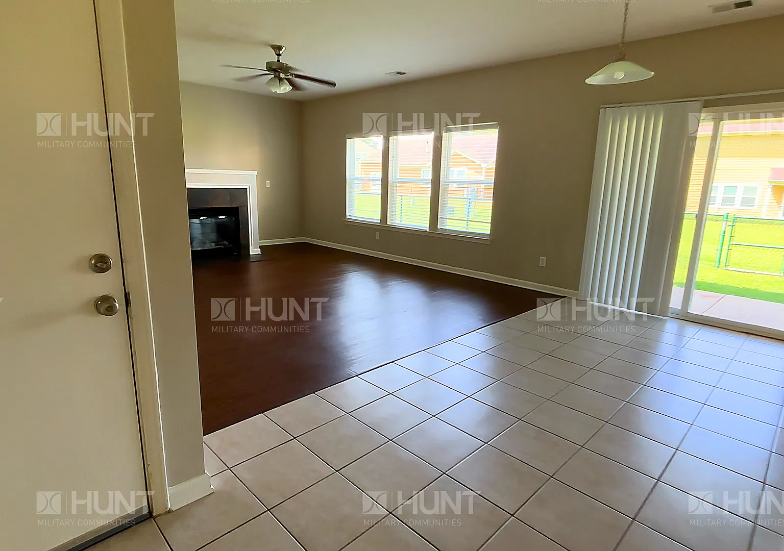 4 bed, 2.5 bath, 2428 sqft, $2,661 — Photo 4
