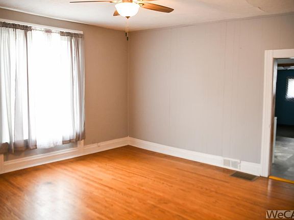 3rd image of 137 N Hall St