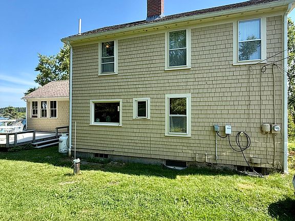 4th image of 399 Mooseneck Road