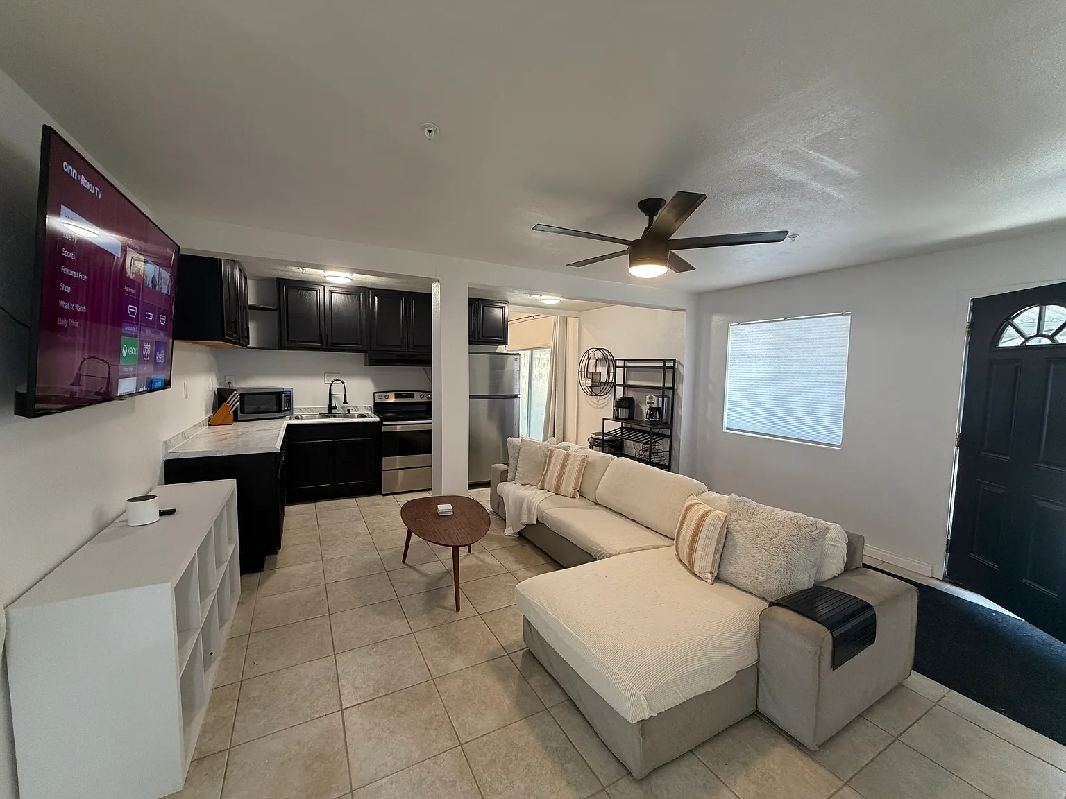 6 bed, 2526 sqft, $6,500 — Photo 1