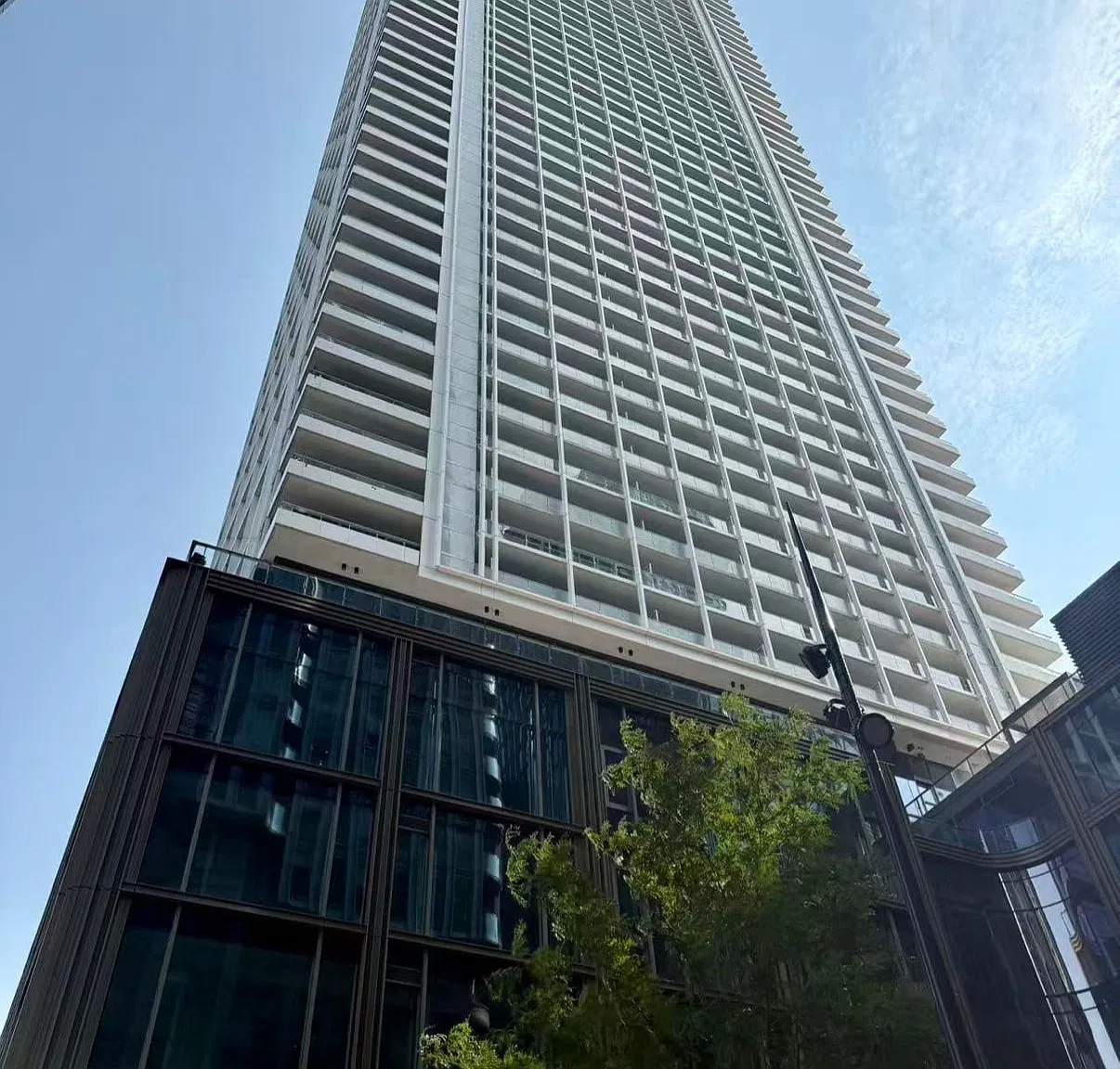 2 bed, $3,200 — Photo 1