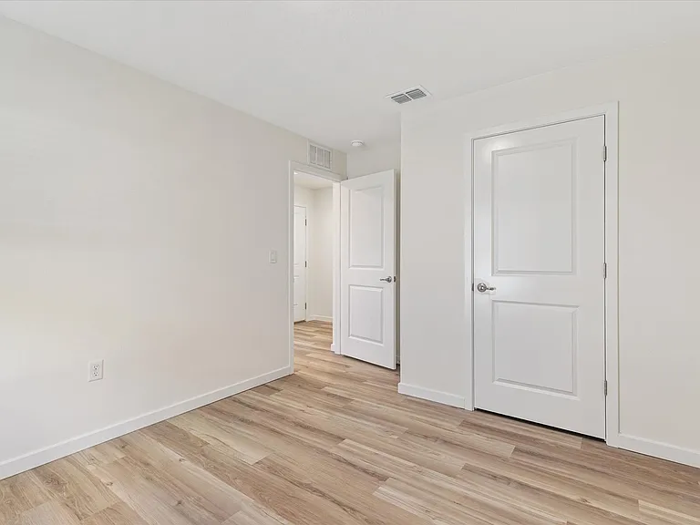 Second bedroom in the front