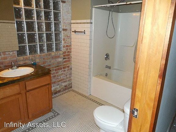 5th image of 409 S 1st St APT 7