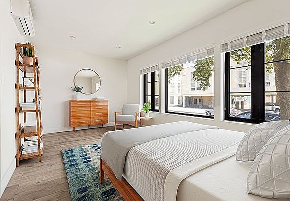 4th image of 736 E 23rd St Floor 1