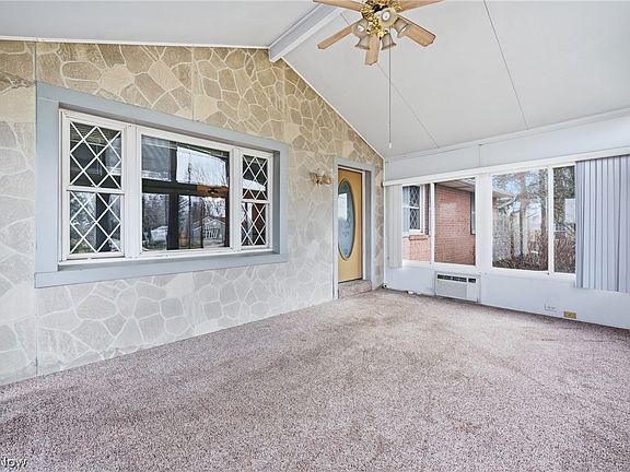 3rd image of 9106 Moulin Ave NE