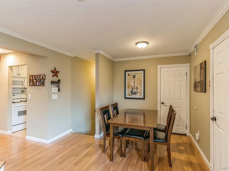 48 Pointe Cir S — Photo 9