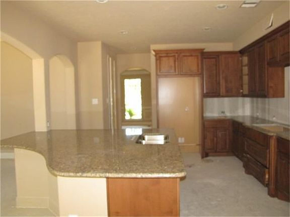 5th image of 13606 Oak Lake Bnd