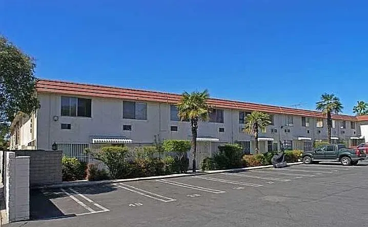 1 bed, 738 sqft, $2,250 — Photo 4