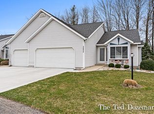 14812 Anchor Ct, Holland, MI 49424