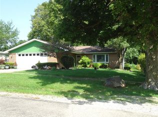 717 N Chestnut St, Shelbyville, IL 62565