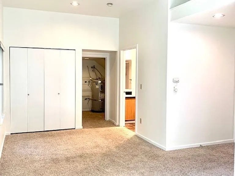 Tanglewood Apartments — Photo 9
