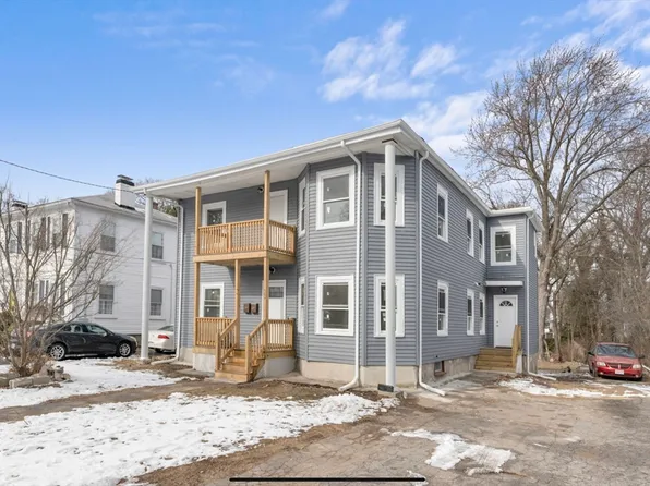 33 Woodlawn St, Randolph, MA 02368