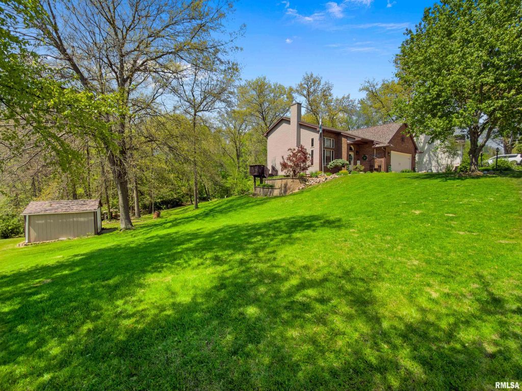 4903 S Lake Camelot Dr, Mapleton, IL - More