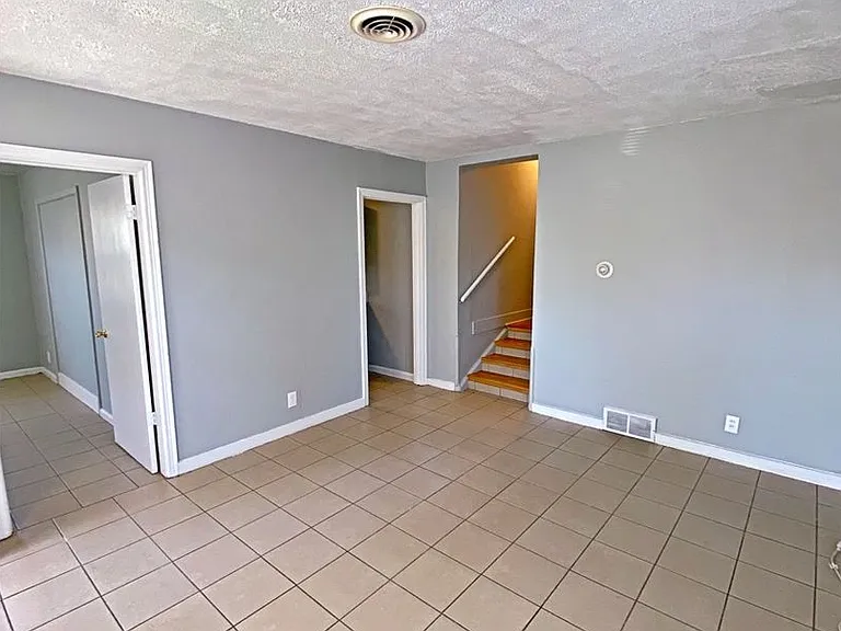 5648 Dorcas St — Photo 5