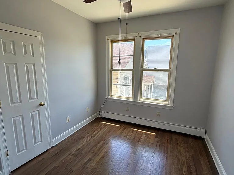 1208 Lincoln St #C — Photo 2