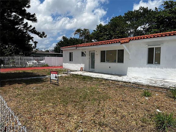 3rd image of 15821 NW 28th Pl