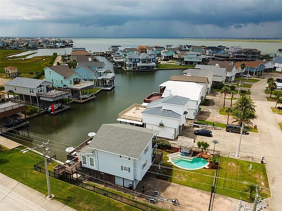 Great view of home and community! Channel to bay!