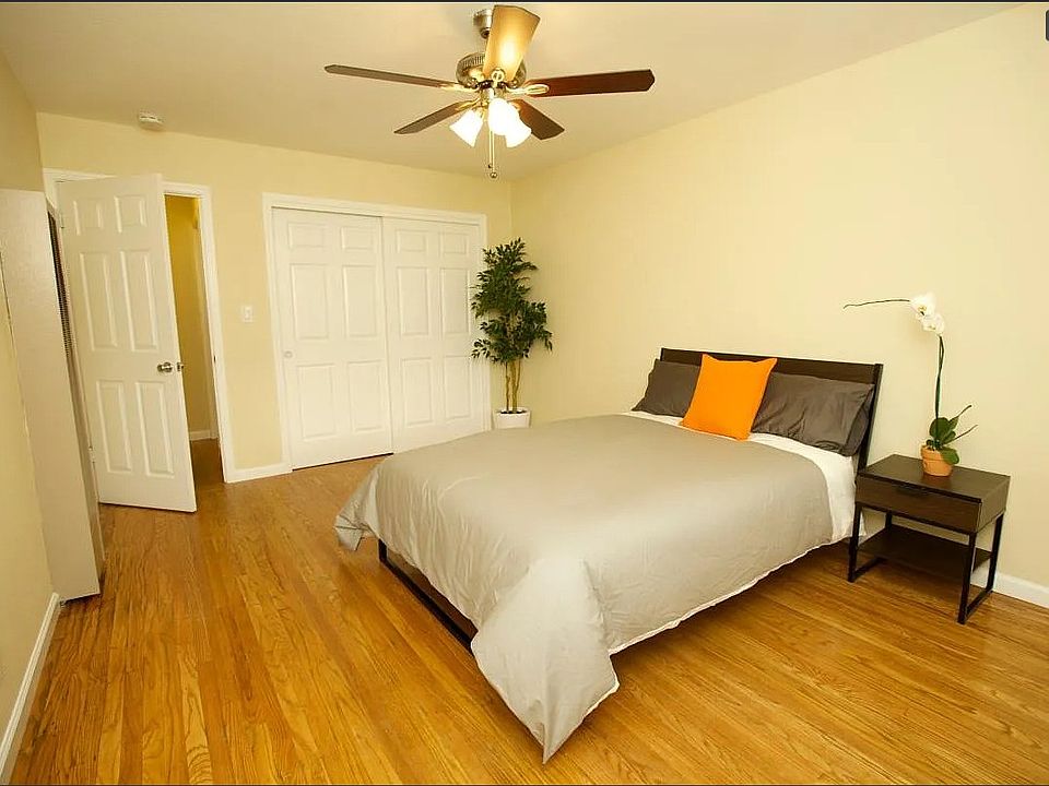 1st image of 380 Curtner Ave #10